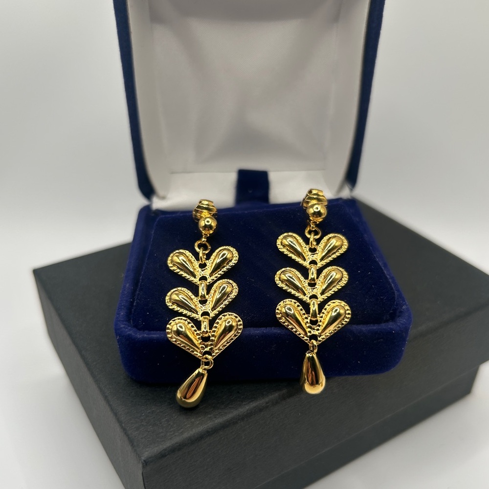 Vintage 1992  Avon Gold Gilded Leaf Drop Earrings Original Box